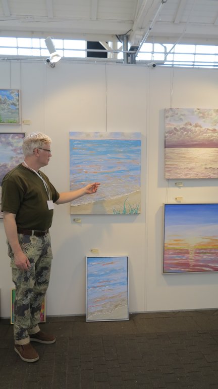 Art Nordic 2015 - København - Lars Stounberg viser maleri med hav