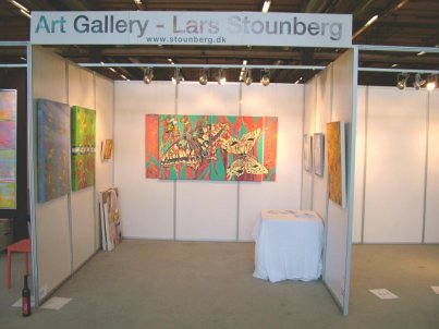 Lars Stounbergs stand med malerier på Artville Copenhagen 2007